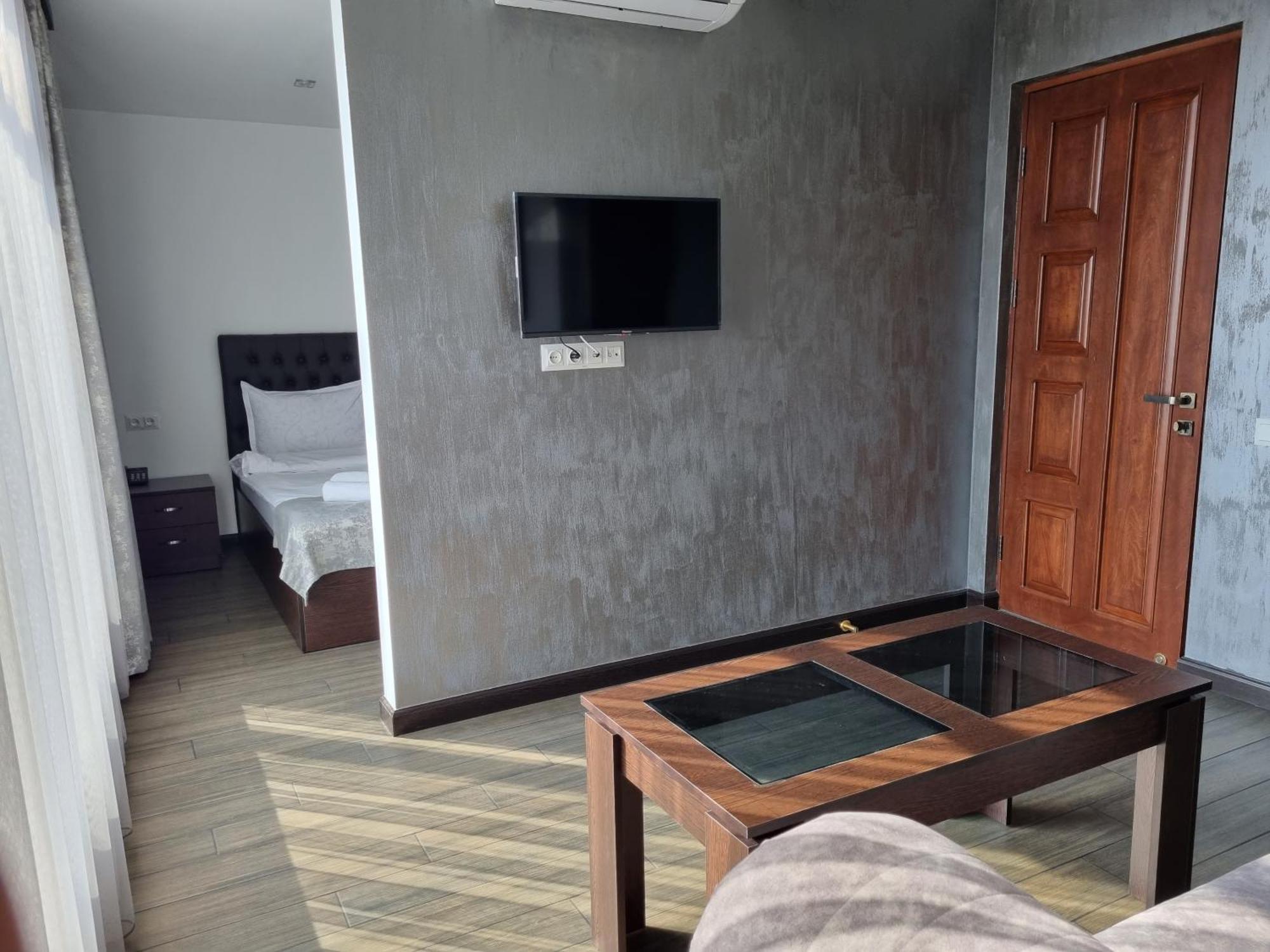 Day Inn Hotel Erevan Exterior foto