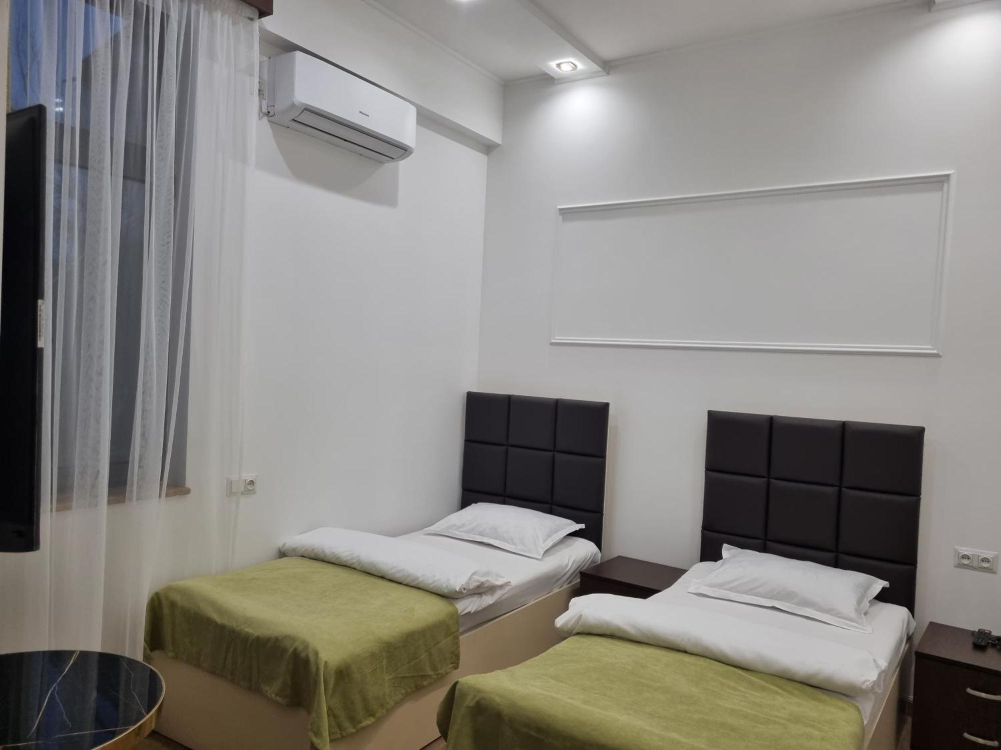 Day Inn Hotel Erevan Exterior foto