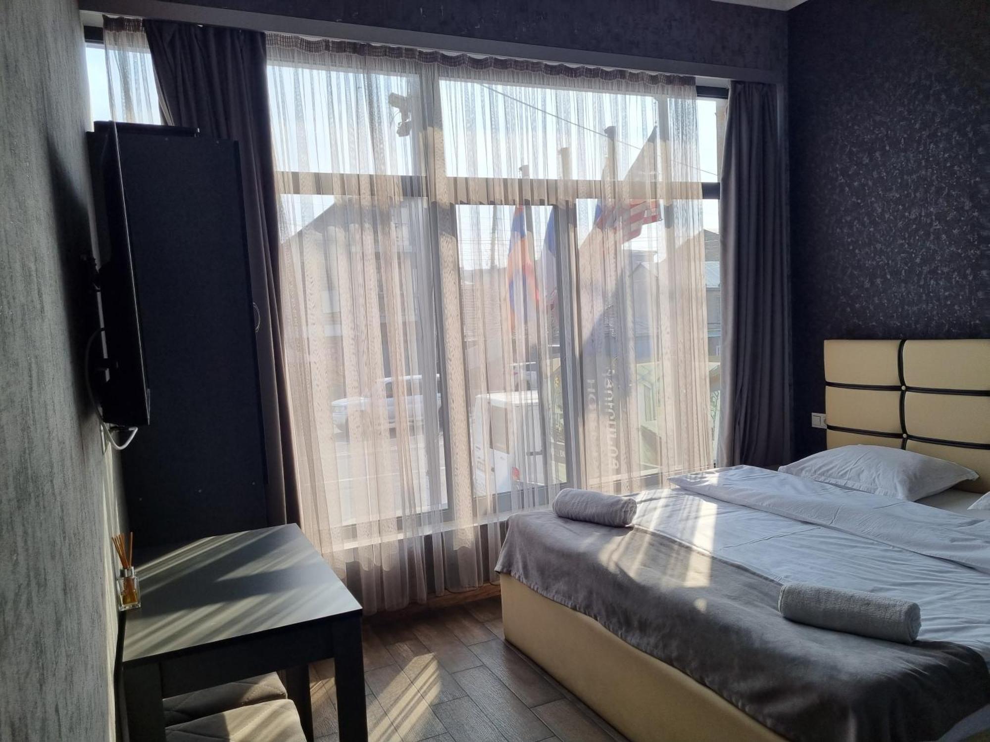 Day Inn Hotel Erevan Exterior foto